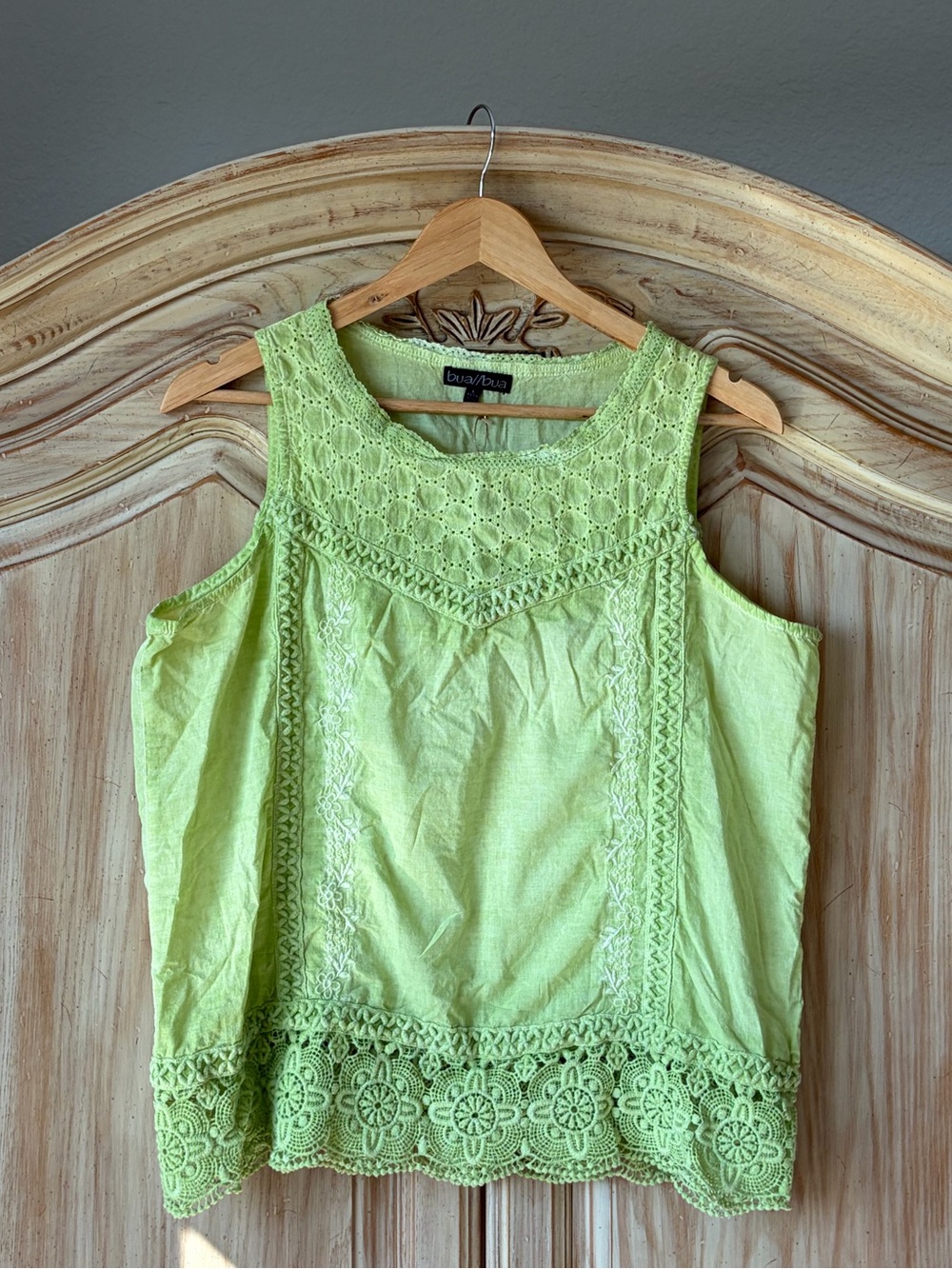 bua//bua Women's Lime Green Sleeveless Top Lace Eyelet Embroider Detail Size L